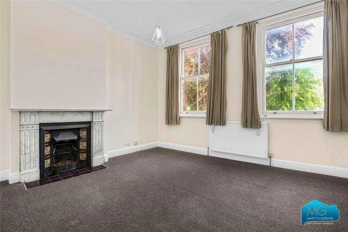 4 Bedroom Maisonette To Rent In High Street, Barnet, London, EN5