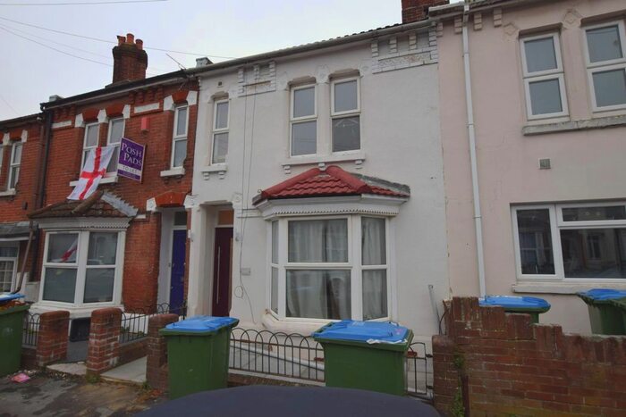 6 Bedroom Property To Rent In Milton Road, Southampton, SO15