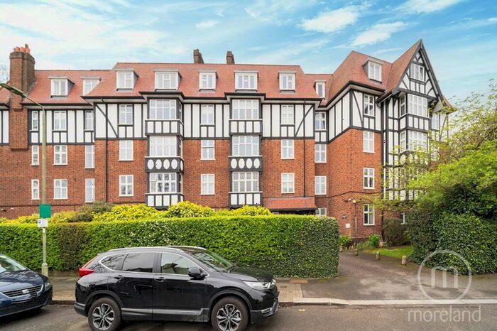 2 Bedroom Flat To Rent In Wendover Court, Finchley Road, London, NW2