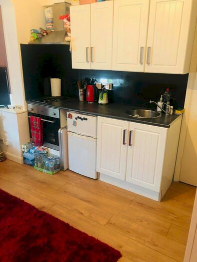 Studio To Rent In Park Avenue, London, NW10