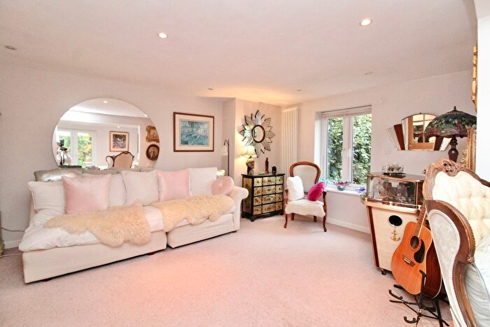 3 Bedroom Detached House For Sale In Bashley Cross Road, New Milton, BH25