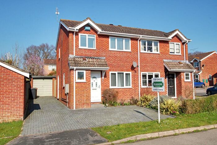 3 Bedroom Semi-Detached House For Sale In North Baddesley, Southampton, SO52