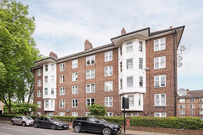 2 Bedroom Flat To Rent In Amhurst Road, Hackney, London, E8