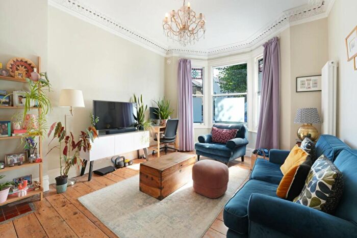 1 Bedroom Flat To Rent In Barry Road, East Dulwich, SE22