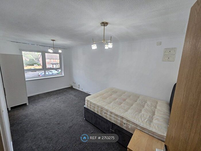 1 Bedroom Flat To Rent In Braemar Gardens, Slough, SL1