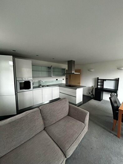 2 Bedroom Flat To Rent In Palatine Road, Manchester, M20