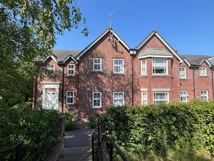 2 Bedroom Flat For Sale In Spire View, Salisbury, SP2