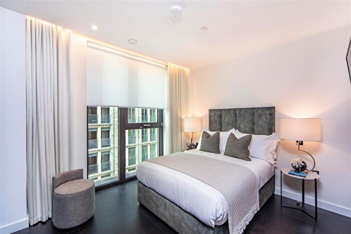2 Bedroom Apartment To Rent In Thornes House, The Residence, SW11