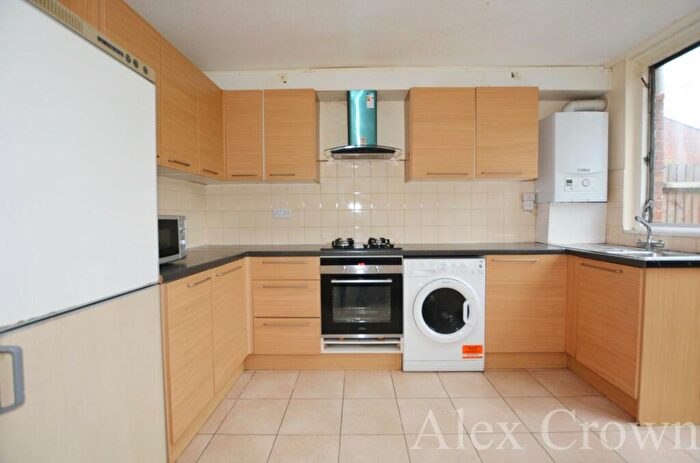4 Bedroom Terraced House To Rent In Holland Walk, Archway, N19