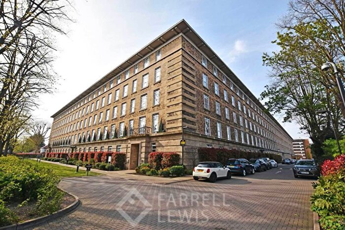 1 Bedroom Flat To Rent In Bromyard Avenue, Acton, W3