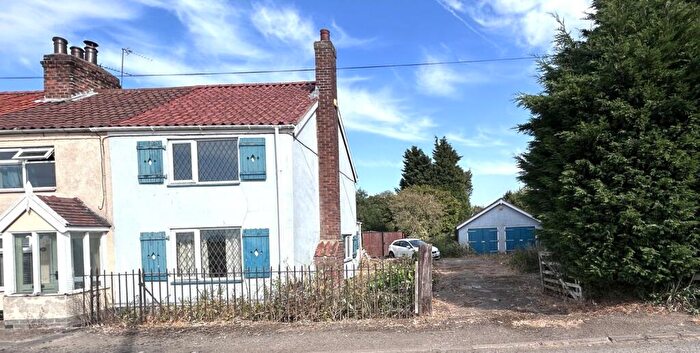 2 Bedroom End Of Terrace House For Sale In Marsh Lane, Winteringham, Scunthorpe, DN15