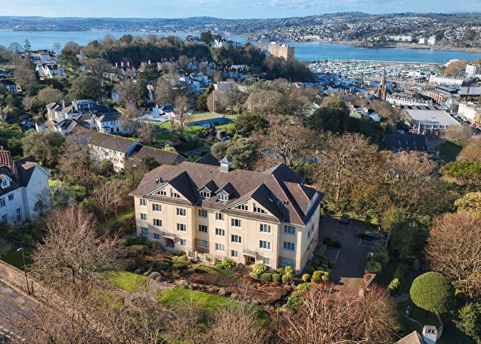 2 Bedroom Flat For Sale In Higher Woodfield Road, Torquay, TQ1