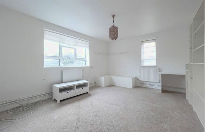 1 Bedroom Flat To Rent In Donnington Road, London, NW10