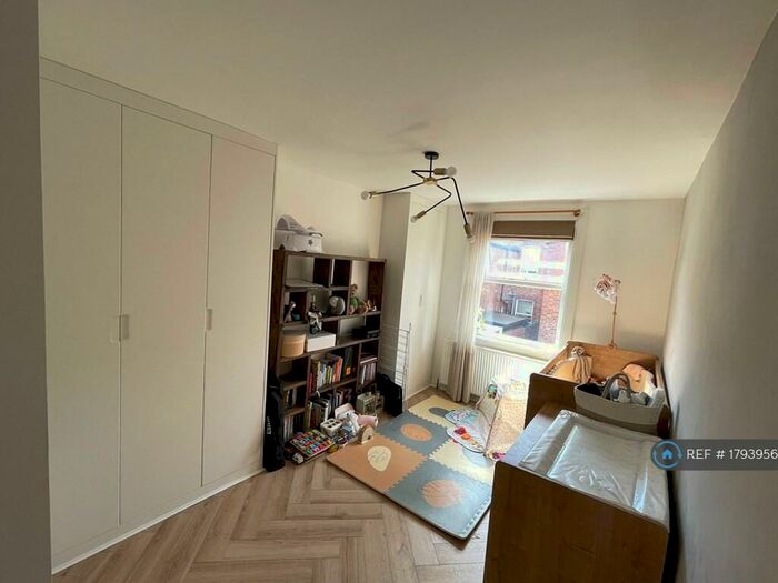 2 Bedroom Flat To Rent In Hiley Road, London, NW10