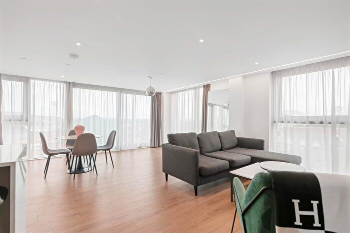 2 Bedroom Flat To Rent In The Waterside Apartments, West Bridgford, NG2