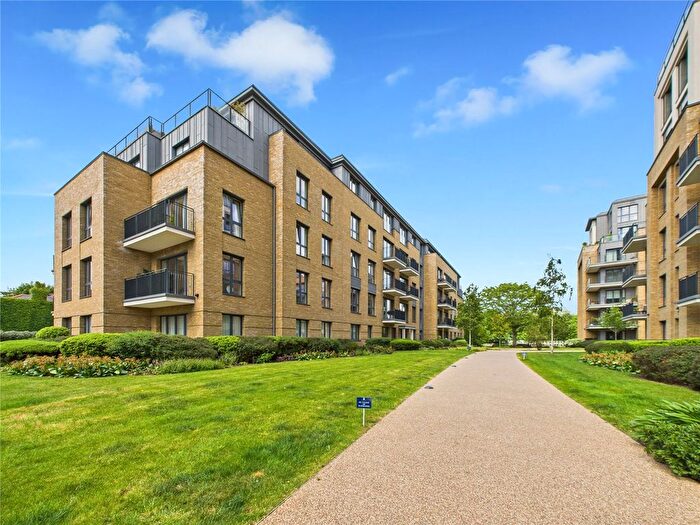 1 Bedroom Flat To Rent In Carlton House, Teddington, TW11