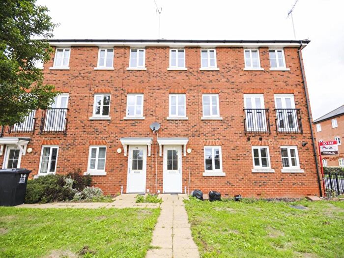 4 Bedroom House To Rent In Cunningham Avenue, Hatfield, Hertfordshire, AL10