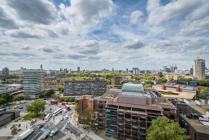 3 Bedroom Flat To Rent In Metro Central Heights, Elephant And Castle, SE1