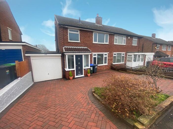 3 Bedroom Semi-Detached House To Rent In Peveril Way, Birmingham, B43