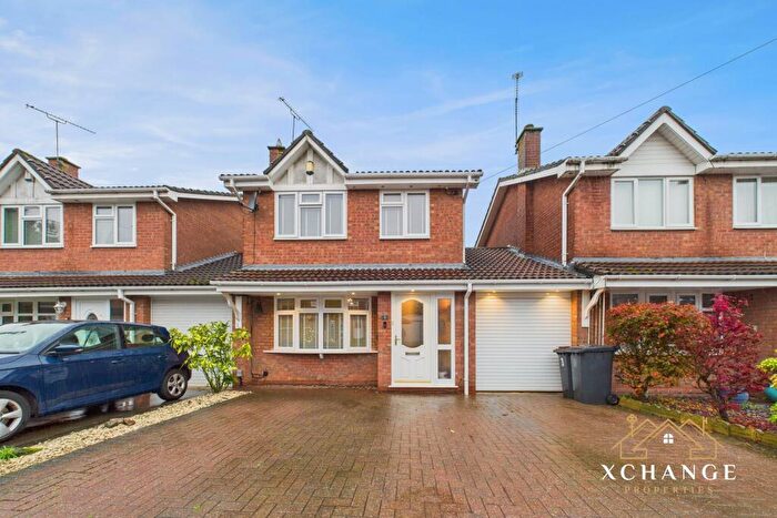 3 Bedroom Link Detached House For Sale In Lowry Close, Bedworth, CV12