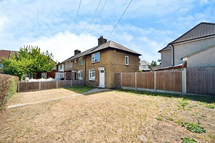 3 Bedroom End Of Terrace House For Sale In Canonsleigh Road, Dagenham, Essex, RM9