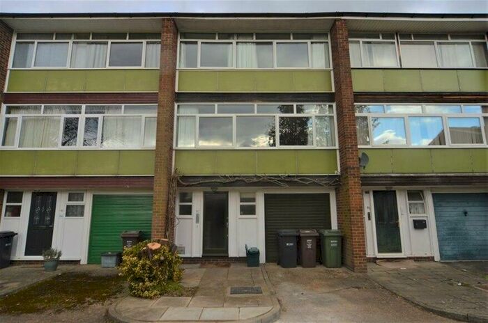 4 Bedroom House To Rent In Abbots Park, St Albans, Hertfordshire, AL1