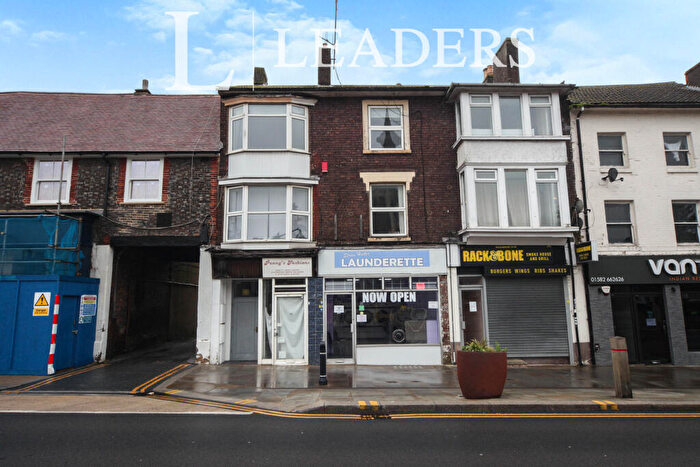 2 Bedroom Flat To Rent In High Street South, Dunstable, Bedfordshire, LU6