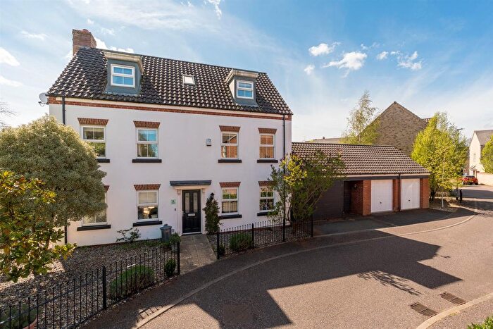 5 Bedroom Detached House For Sale In Nightingale Drive, Cringleford, NR4