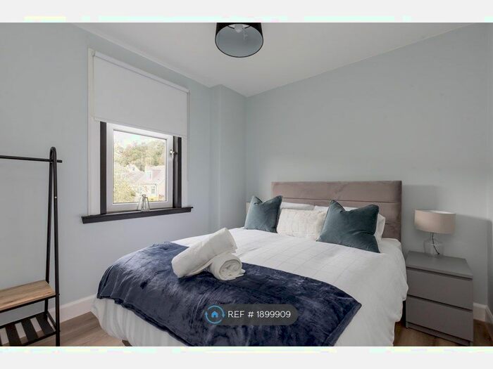 2 Bedroom Flat To Rent In Corstorphine Road, Edinburgh, EH12