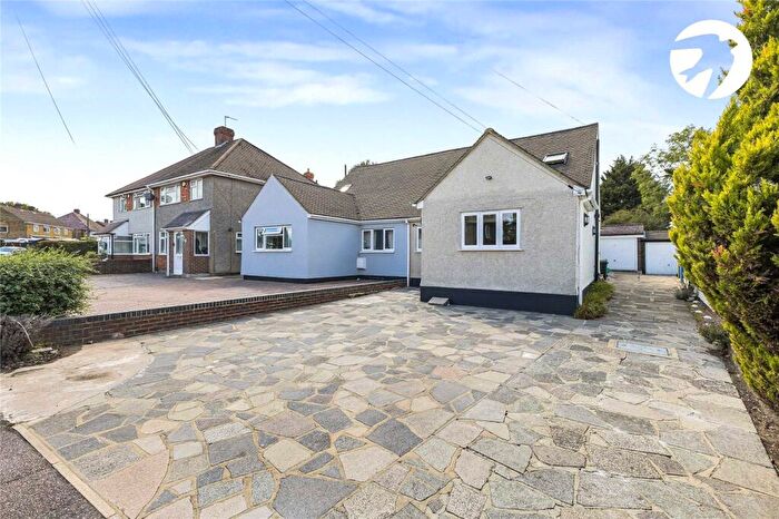 3 Bedroom Semi-Detached House For Sale In Haven Close, Swanley, Kent, BR8