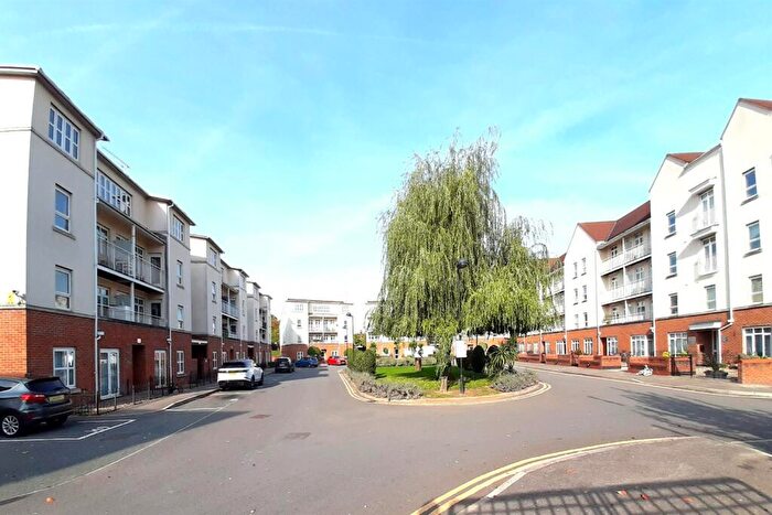 2 Bedroom Flat To Rent In Homerton Court, Magdalene Gardens, Whetstone, N20