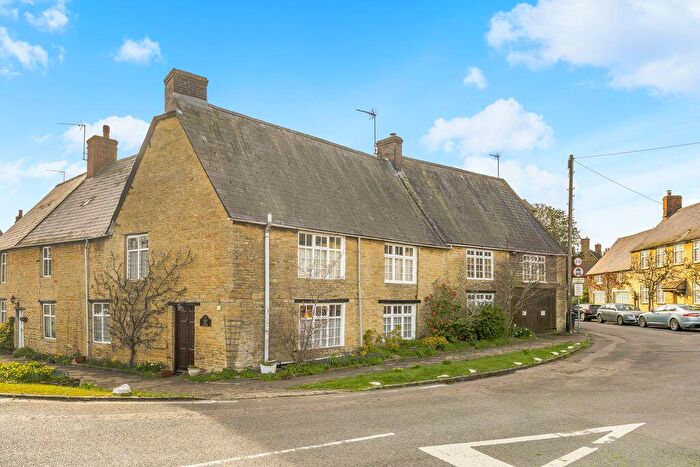 3 Bedroom Terraced House For Sale In Barn End House, Roundtown, Aynho - Large Workshop, OX17
