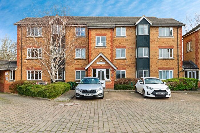 2 Bedroom Flat For Sale In Riversmeet, Hertford, SG14