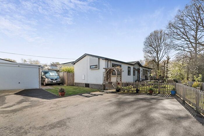 2 Bedroom Park Home For Sale In Ravenswing Park, Aldermaston, Reading, Berkshire, RG7