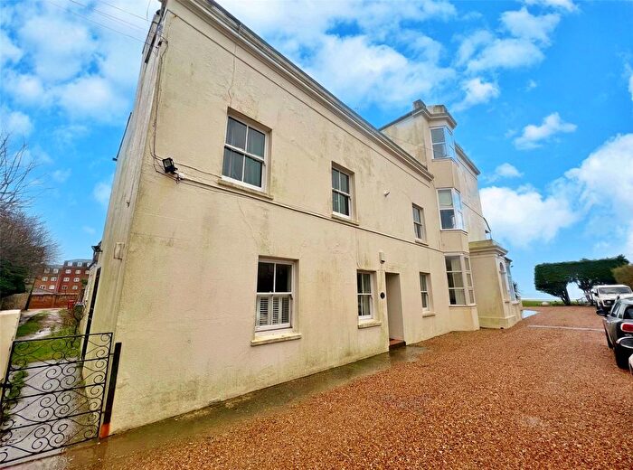 2 Bedroom Flat To Rent In Marine Parade, Bognor Regis, West Sussex, PO21