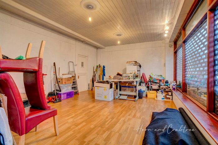 3 Bedroom End Of Terrace House For Sale In Corporation Road, Grangetown, Cardiff, CF11