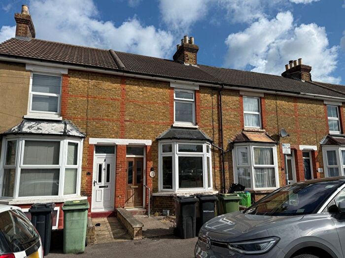 2 Bedroom Terraced House For Sale In Campbell Road, Maidstone, Kent, ME15