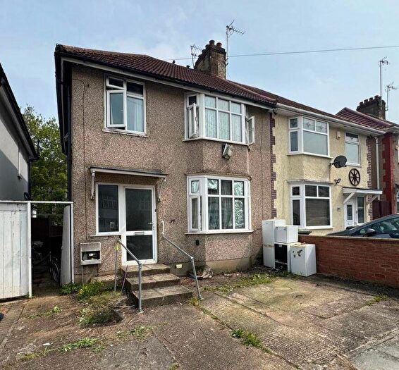 3 Bedroom Semi-Detached House For Sale In St. Margarets Avenue, Harrow, HA2
