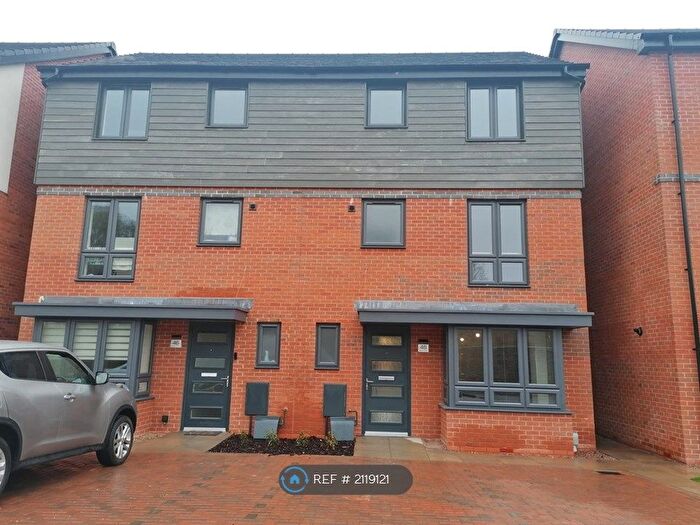 4 Bedroom Semi-Detached House To Rent In Dalmuir Road, Birmingham, B31