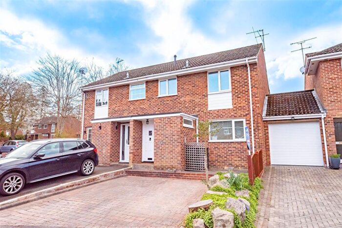3 Bedroom Semi Detached House For Sale In Eskdale Way, Camberley, GU15