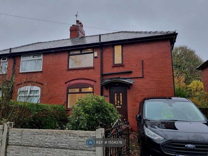 3 Bedroom Semi-Detached House To Rent In Broadoak Road, Ashton-Under-Lyne, OL6