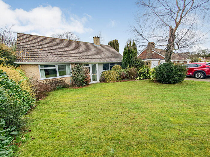 3 Bedroom Detached Bungalow For Sale In Petersfield Drive, Culverstone, DA13