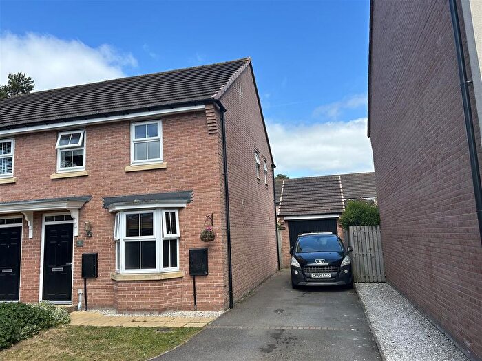 3 Bedroom Property To Rent In Horseshoe Crescent, Pocklington, YO42