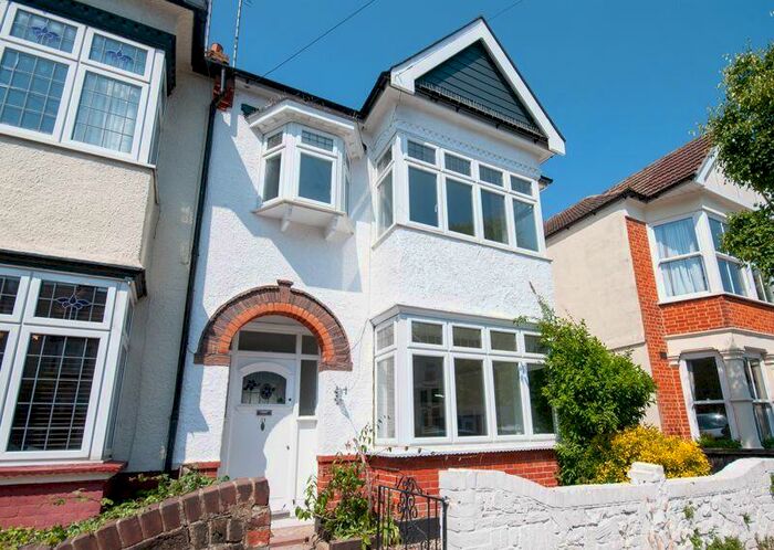 4 Bedroom Semi-Detached House To Rent In Lord Roberts Avenue, Leigh-On-Sea, SS9