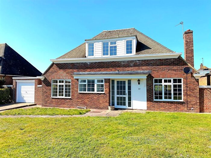 4 Bedroom Detached House To Rent In Jevington Close, Bexhill-On-Sea, TN39