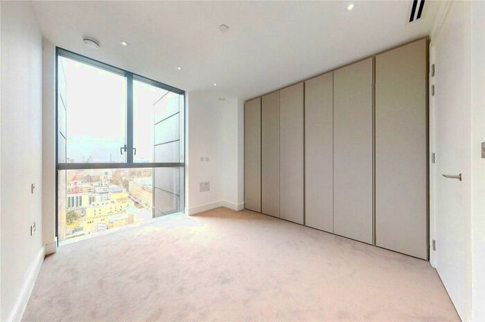 2 Bedroom Flat To Rent In Carrara Tower, London, EC1V