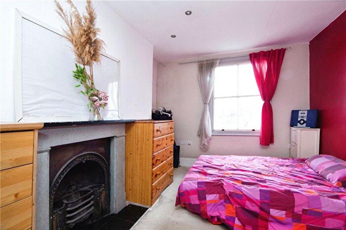 2 Bedroom Flat For Sale In St. James's Road, Croydon, CR0