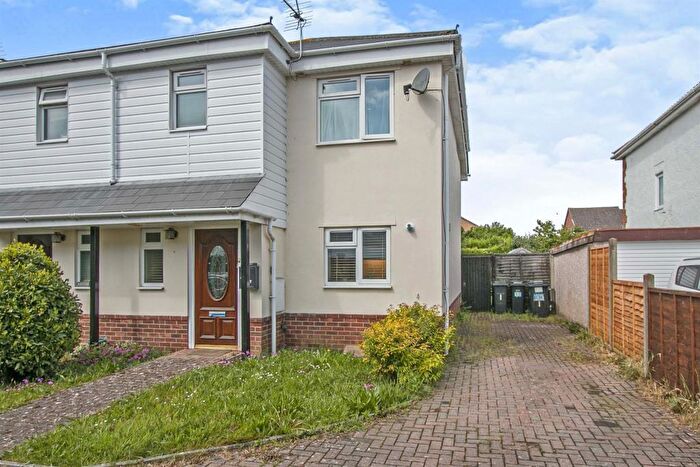 3 Bedroom Semi Detached House For Sale In Carter Close, Bournemouth, BH10
