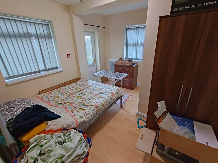 1 Bedroom Flat To Rent In Cathays Terrace, , Cathays, CF24