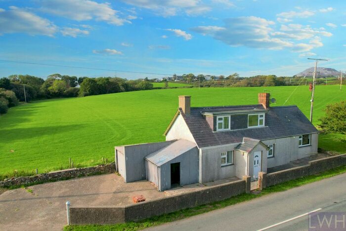 3 Bedroom Detached House For Sale In Botwnnog, Pwllheli, LL53